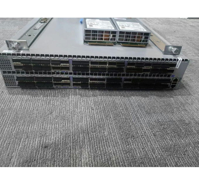 Arista DCS-7280QR-C72-F 56 ports QSFP+ and Up to 16 ports QSFP100 DCS-7280QR-C72